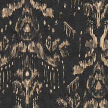 Ancestral Ikat - Carta da Parati MINDTHEGAP | Transylvanian Rhapsody