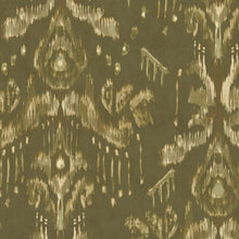 Ancestral Ikat - Carta da Parati MINDTHEGAP | Transylvanian Rhapsody