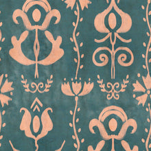 Grandma's Stencil - Carta da Parati MINDTHEGAP | Transylvanian Rhapsody