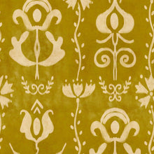 Grandma's Stencil - Carta da Parati MINDTHEGAP | Transylvanian Rhapsody