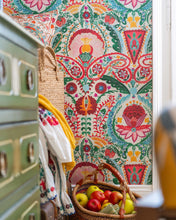 Rosa Mundi - Carta da Parati MINDTHEGAP | Transylvanian Rhapsody